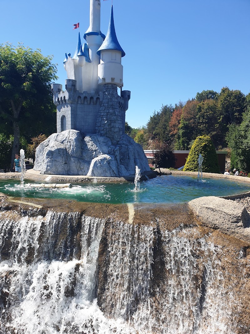 Castle Creek Adventure Land — Miniature Golf Course in Salem