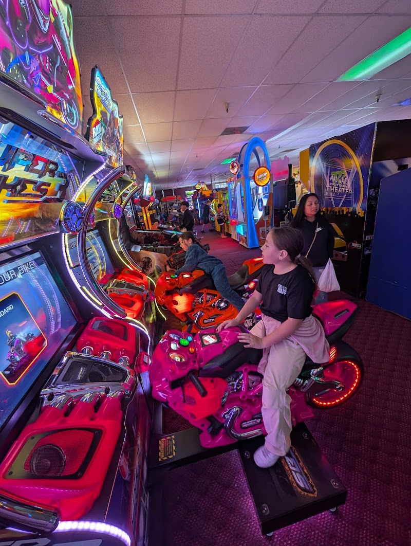 Electric Castle's Wunderland — Amusement Center in Salem