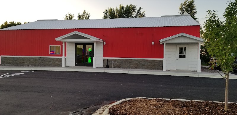 K & A Mini Golf and Ice Cream Shop — Miniature Golf Course in Cambridge