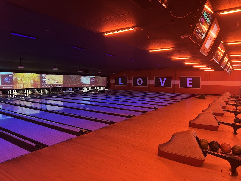 Lucky Strike Alameda — Bowling Alley in Alameda