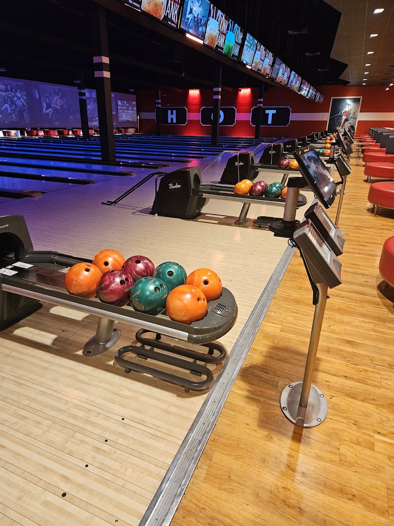 Lucky Strike Lakeville — Bowling Alley in Lakeville