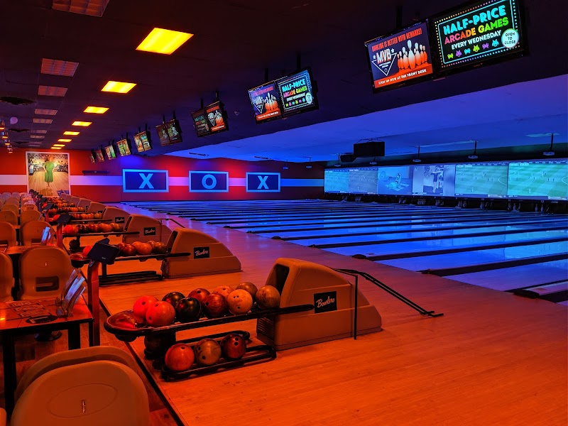 Lucky Strike Queens — Bowling Alley in New York