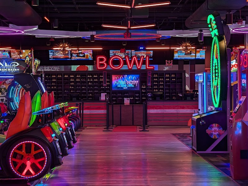 Lucky Strike Tysons Corner — Bowling Alley in McLean