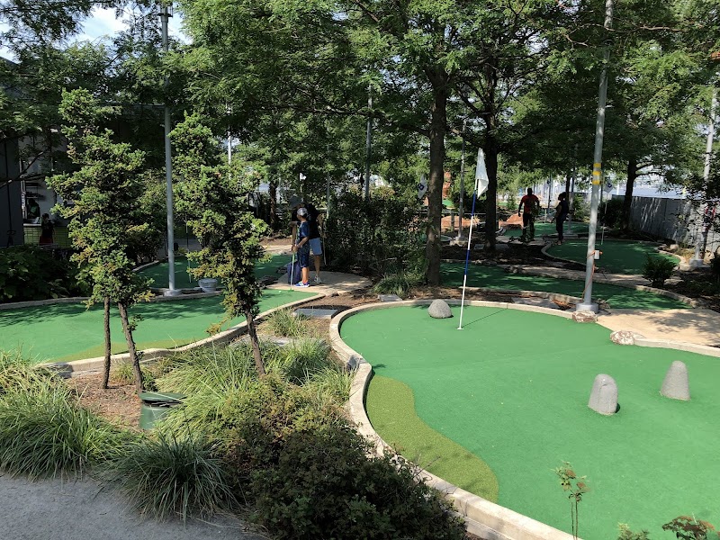 Pier 25 Mini Golf & Volleyball (@PIER25NYC) — Miniature Golf Course in New York