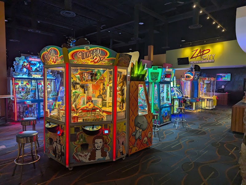 PINZ — Bowling Alley in Oakdale