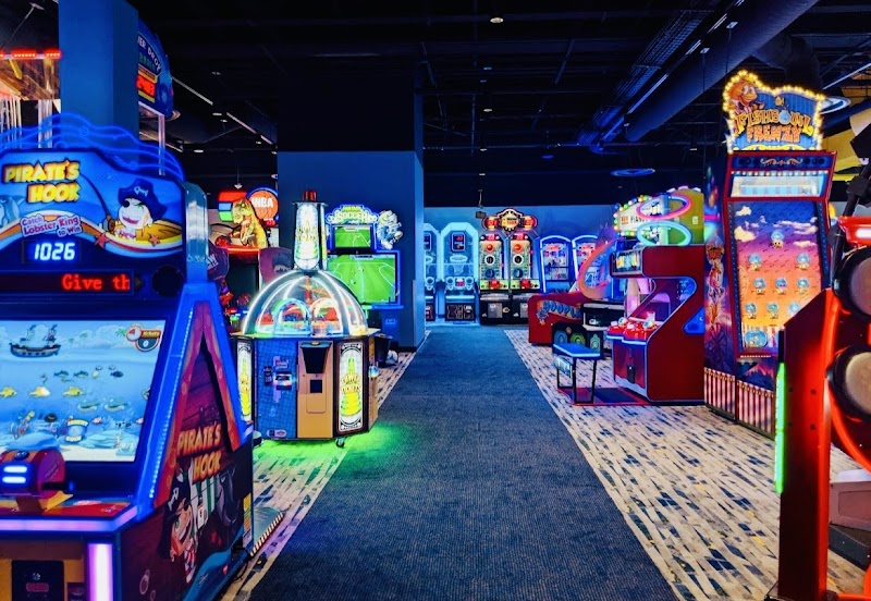 Round1 Bowling & Arcade Southland Mall — Amusement Center in Hayward