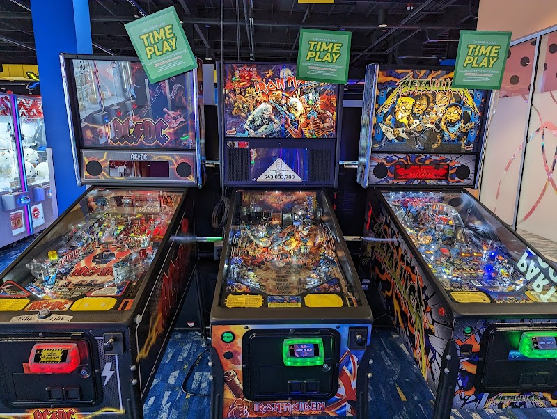 Round1 Bowling & Arcade Vancouver Mall — Amusement Center in Vancouver