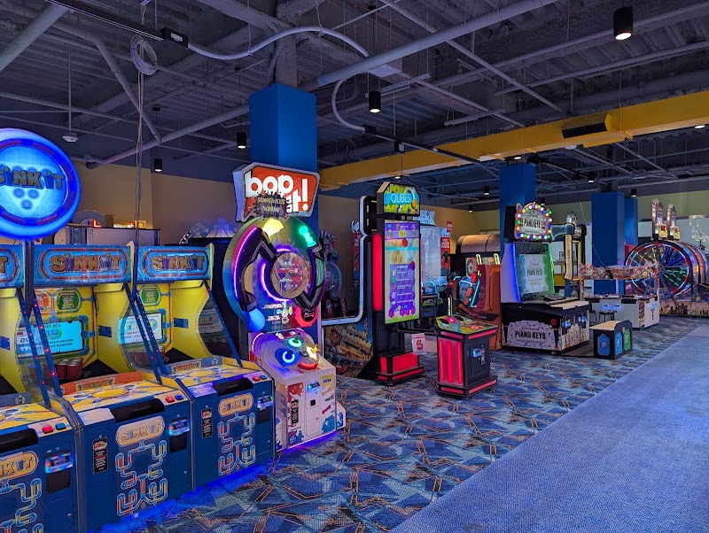 Round1 Bowling & Arcade Westfield Plaza Bonita — Amusement Center in National City