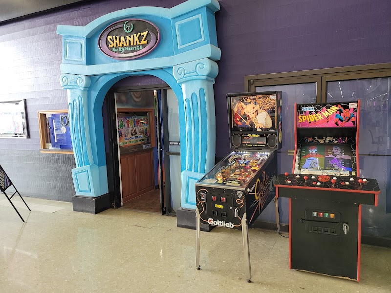 Shankz 3D Black Light Miniature Golf and Pizza — Miniature Golf Course in Chehalis