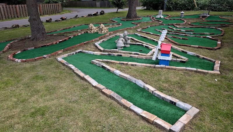 Twin Pines Country Club — Miniature Golf Course in Portland